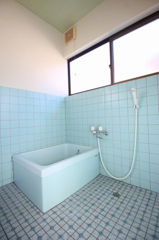 曽於市財部町南俣の一戸建ての浴室|お風呂です