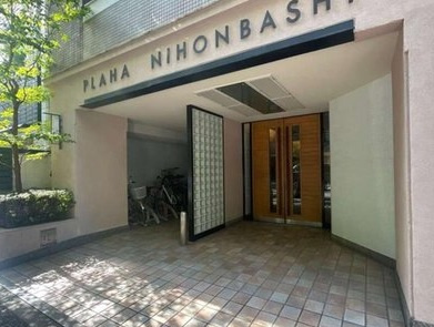 【エントランス】 | プラハ日本橋サウススクエア