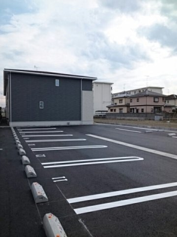 【駐車場】 | グレイス　ヌーヴォー　Ｅ