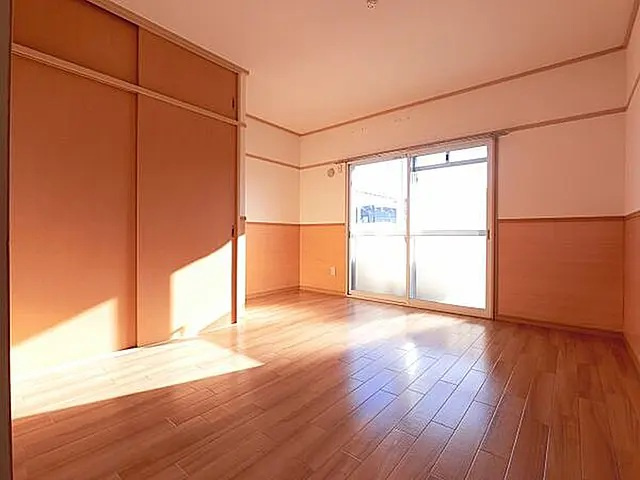 b’CASA千葉検見川Ⅱre-bornの居間・リビング