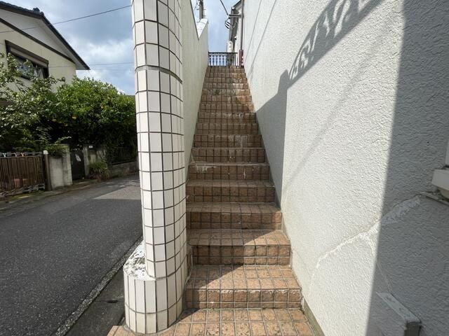 b’CASA千葉検見川Ⅱre-bornのエントランス