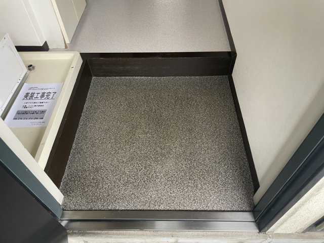 手柄マンションの玄関