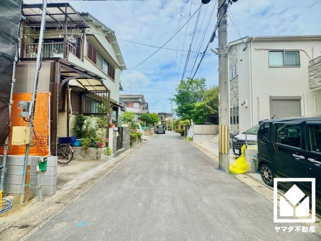八幡市八幡長田　1期の前面道路含む現地写真