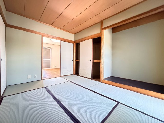 竜が台７丁目テラスハウスの和室