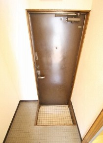 ベルメゾン志木の玄関