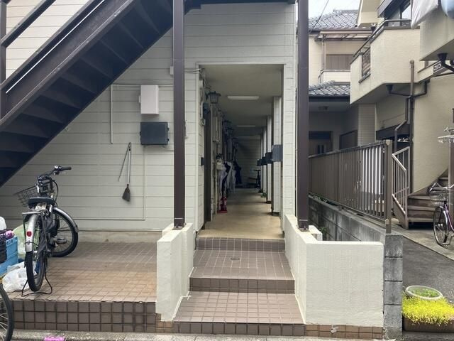 ベルメゾン志木のエントランス