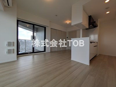 【居間・リビング】 | プラウドフラット渋谷笹塚 | 13帖