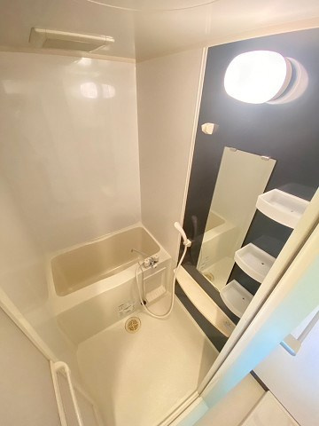 レザムルーズ西宮の浴室