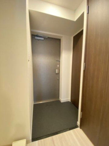 ファステートNAMBA華月の玄関