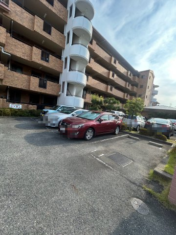 シャルマンコーポ甲子園北の駐車場