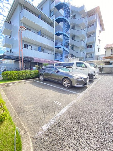 アミューズメントⅠ番館の駐車場