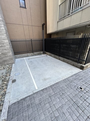 ルクス エテルナ 江戸堀の駐車場