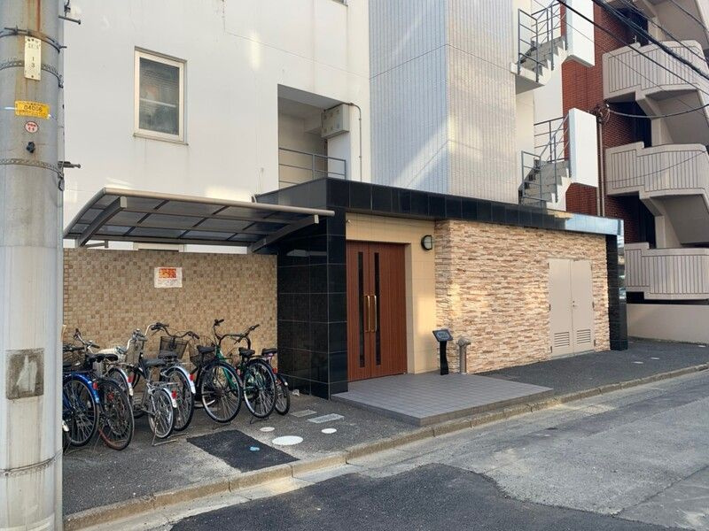 ヴェルト川口並木のエントランス
