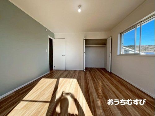 春日井市押沢台4丁目の洋室