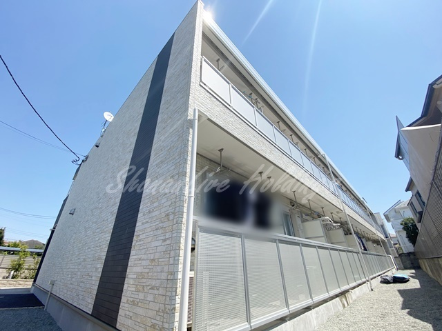 藤沢市鵠沼松が岡３丁目のアパートの外観