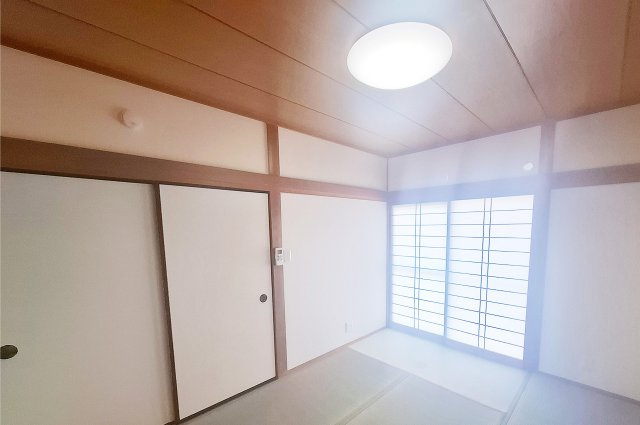 堺市中区新家町の和室|和室：LDK近くにあり、くつろぎの場や客間としても使えます。