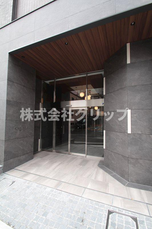 ラクラス横浜のエントランス