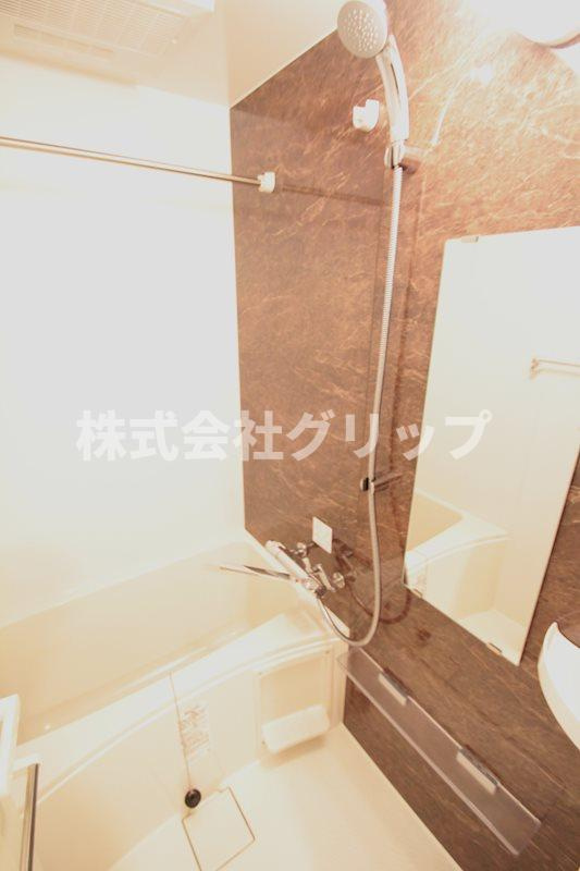 ラクラス横浜の浴室