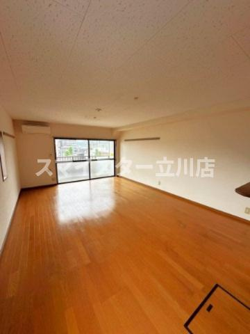 羽村市栄町２丁目の賃貸マンションの居間・リビング