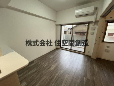 【居間・リビング】 | エールグラン豊中本町 | ※同タイプの写真となり、実際のお部屋とは異なる場合があります