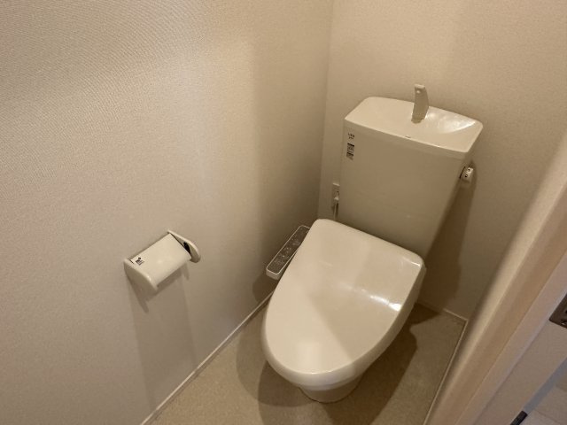 ＫＯＭＩＮＡＭＩ　ＭＡＩＳＯＮ　ＮＯＮＯのトイレ