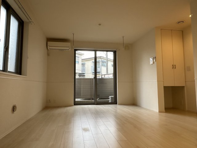 ＫＯＭＩＮＡＭＩ　ＭＡＩＳＯＮ　ＮＯＮＯの居間・リビング