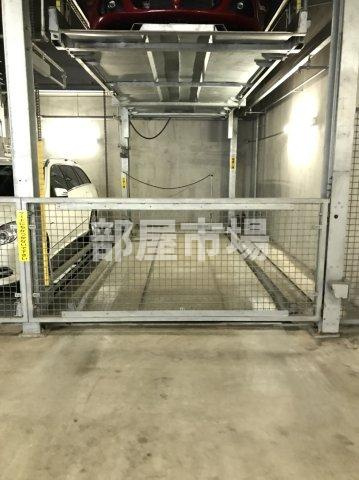 サンクレール荒川ブランガーデンの駐車場
