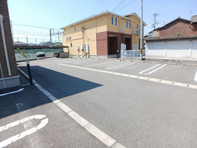 【駐車場】 | モーニング・グローリーⅢ | 車をお持ちの方に嬉しい駐車場付きの物件です