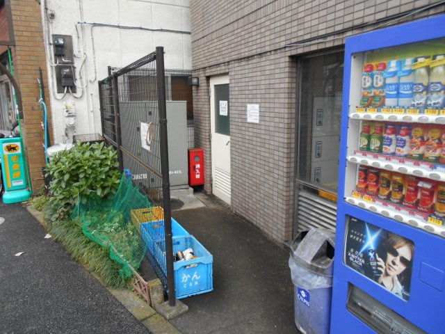 【設備】 | ルーブル新高円寺 | 敷地内ゴミ置き場。