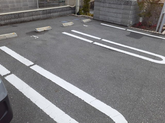 【駐車場】 | サングレイスＢ | 駐車場があるので、車を買う予定の方も安心です
