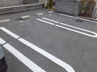 【駐車場】 | サングレイスＢ | 駐車場があるので、車を買う予定の方も安心です