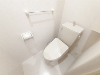 【トイレ】 | サングレイスＢ | 落ち着いた色調のトイレです