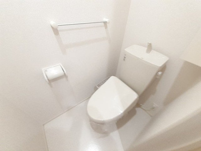 【トイレ】 | サングレイスＢ | 落ち着いた色調のトイレです