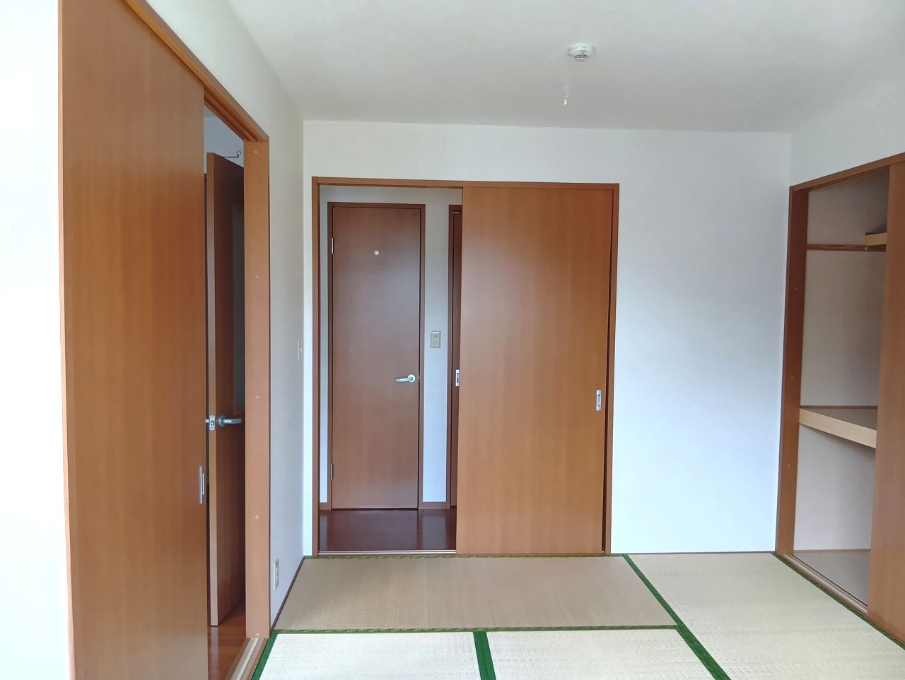 フローラ四月田A棟の和室|きれいな和室です