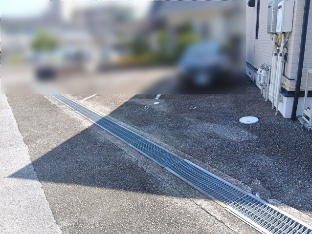 フローラ四月田A棟の駐車場