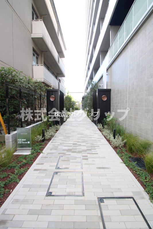 横浜市南区浦舟町３丁目の賃貸マンションのエントランス