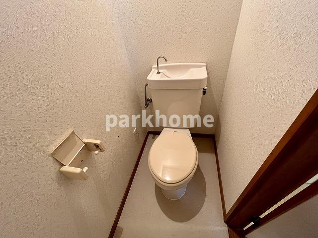 クレールメゾンKのトイレ|ゆったりとした空間のトイレです
