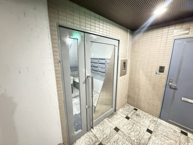 プレアール八尾本町のエントランス