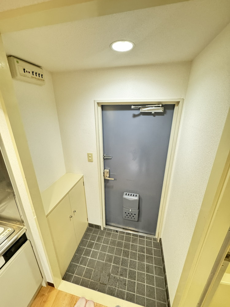 プレアール八尾本町の玄関