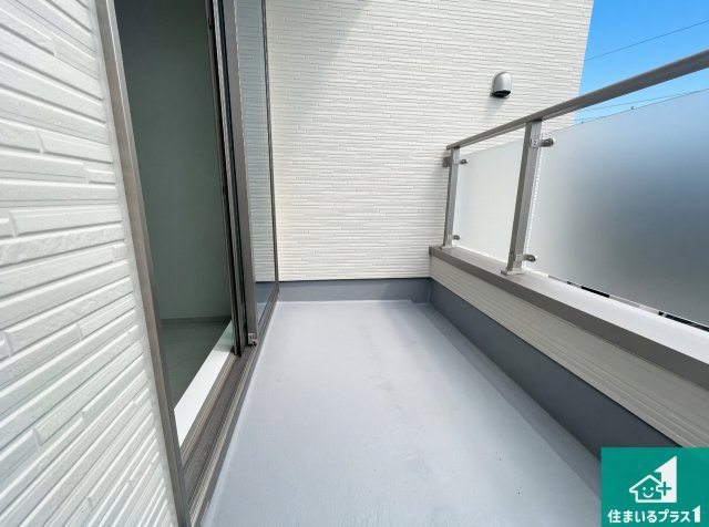 高槻市真上町　第1期　新築一戸建てのバルコニー|日当たりのよいバルコニー！お部屋が開放的に！