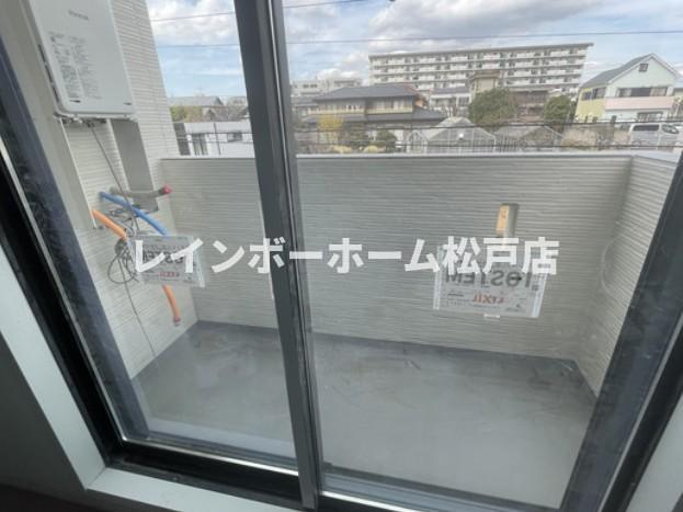 仲介手数料（賃料の1.10ヵ月）の50％OFF対象物件！のバルコニー|バルコニー付きです