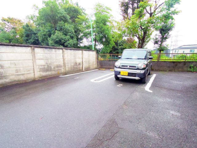 第二コーポ寿の駐車場