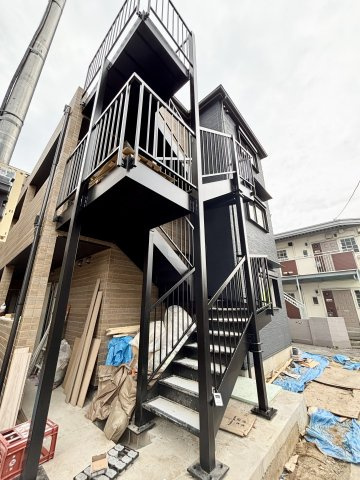 千葉市稲毛区稲毛東５丁目のアパートのエントランス