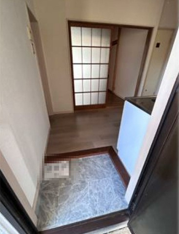 日光ハイツの玄関