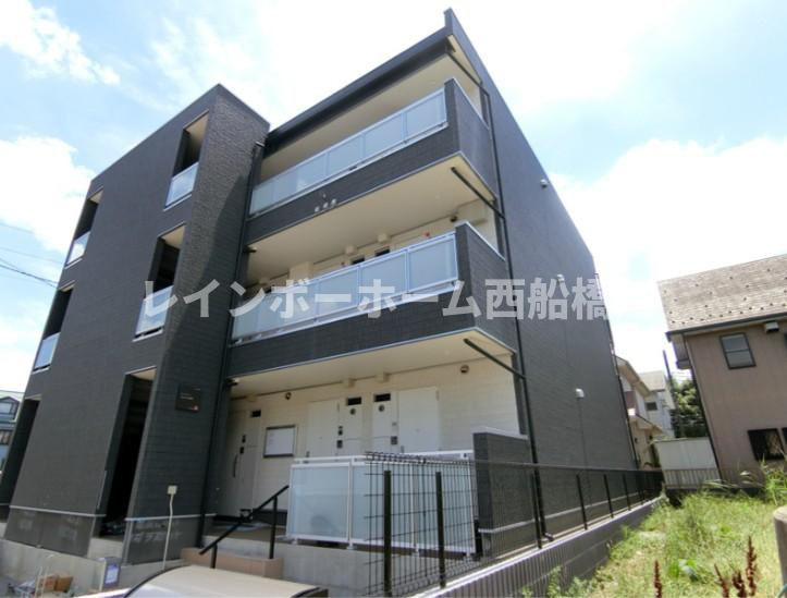 松戸市新松戸北１丁目のアパートの外観