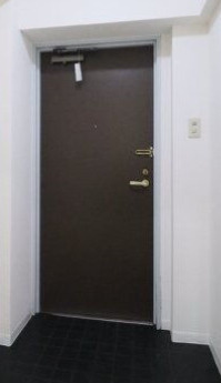 大成ルームズの玄関