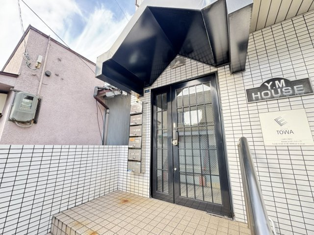 Y・MHOUSEのエントランス