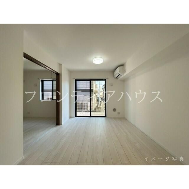 フェリチタ中野島の居間・リビング