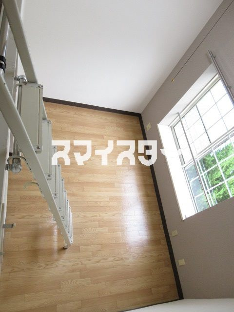 ベルピア河辺第１－１の玄関