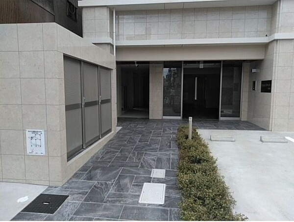 ベルルージュ名駅西のエントランス